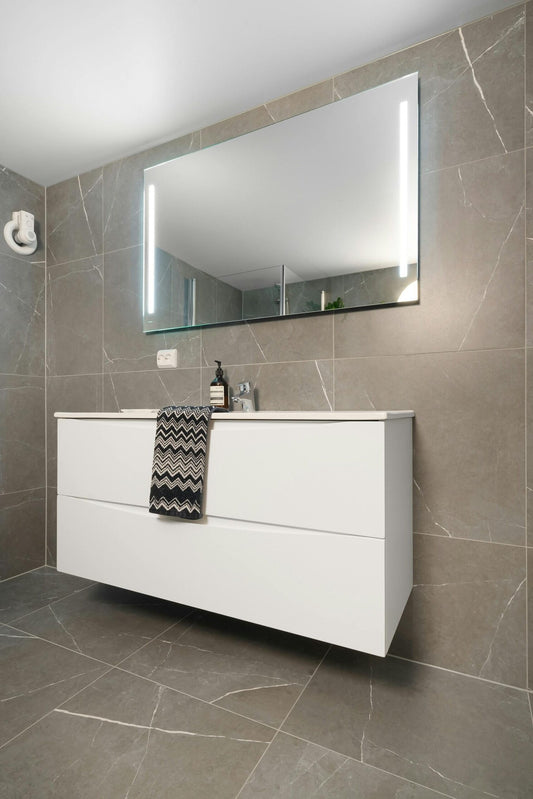Designer Glass Radiator Mirror – 300W (585 x 585 x 41mm)